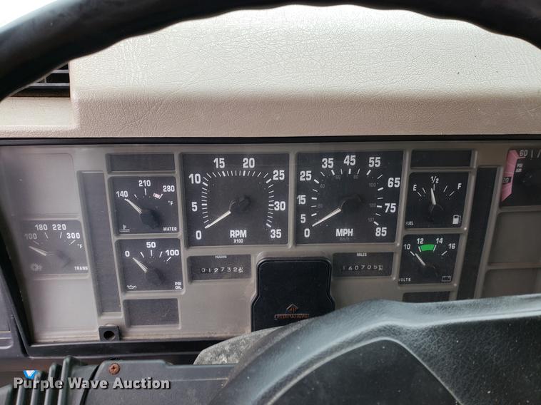 image for item DF2348 2000 International 4900 dump truck