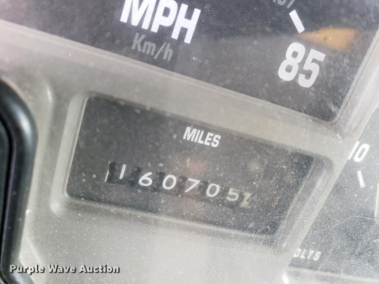 image for item DF2348 2000 International 4900 dump truck