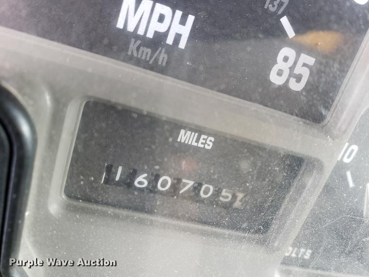 image for item DF2348 2000 International 4900 dump truck