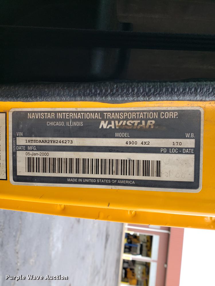 image for item DF2348 2000 International 4900 dump truck