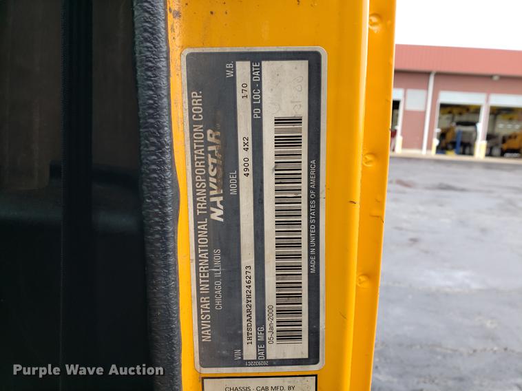 image for item DF2348 2000 International 4900 dump truck