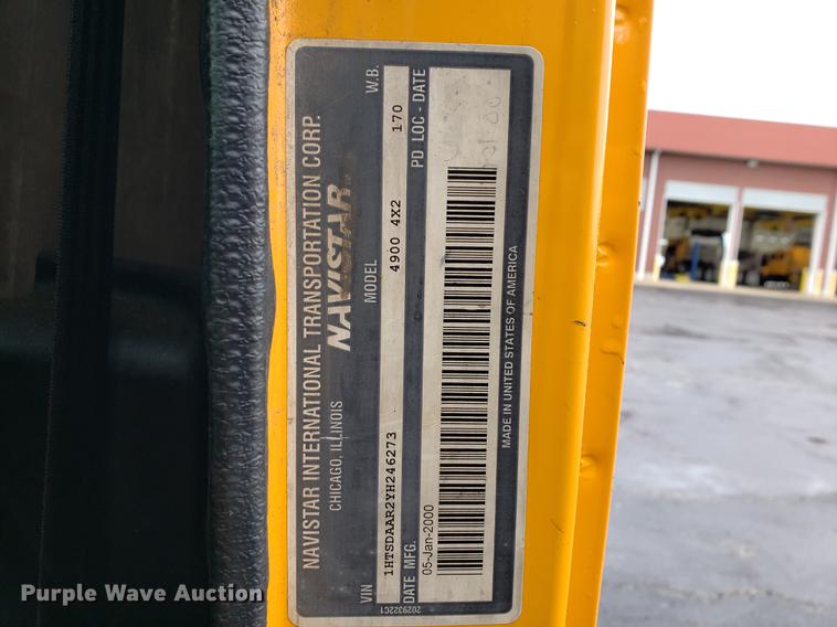 image for item DF2348 2000 International 4900 dump truck