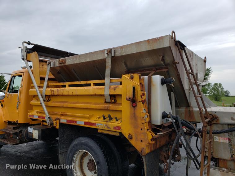image for item DF2348 2000 International 4900 dump truck