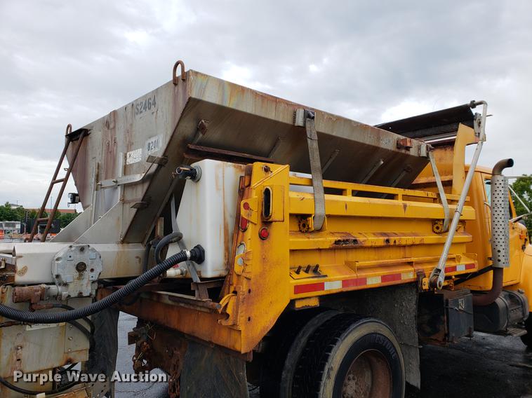 image for item DF2348 2000 International 4900 dump truck