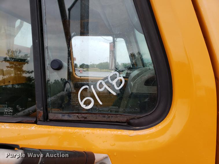 image for item DF2348 2000 International 4900 dump truck