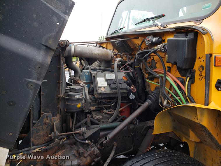 image for item DF2348 2000 International 4900 dump truck