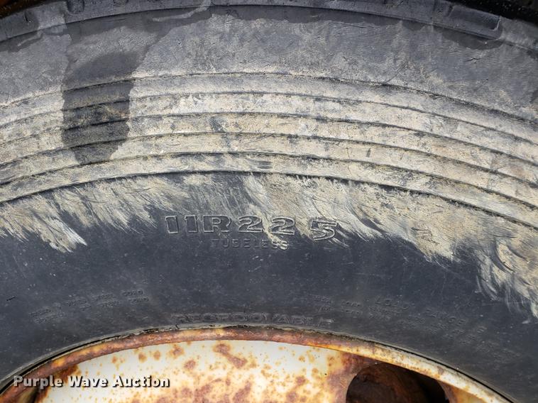 image for item DF2348 2000 International 4900 dump truck