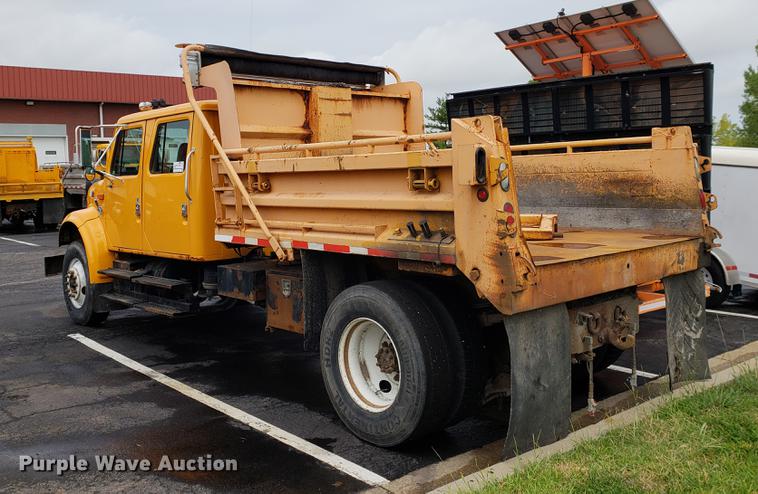 image for item DF2351 2000 International 4900 dump truck