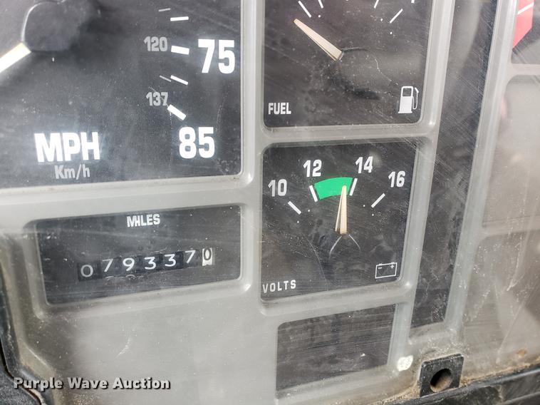 image for item DF2351 2000 International 4900 dump truck