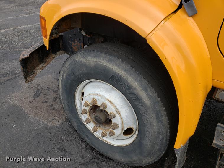 image for item DF2351 2000 International 4900 dump truck