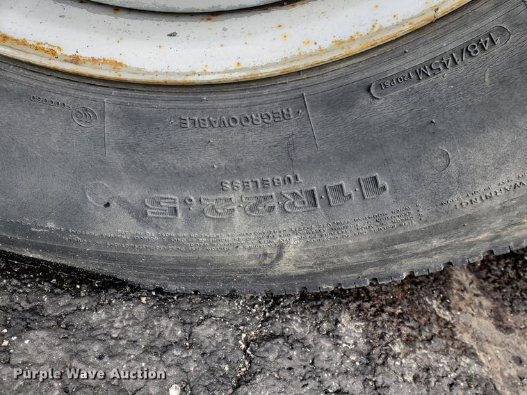 image for item DF2351 2000 International 4900 dump truck