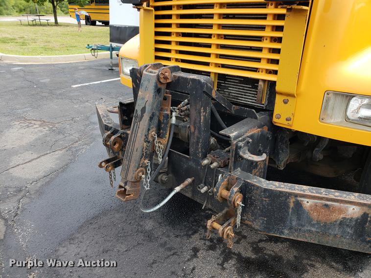 image for item DF2351 2000 International 4900 dump truck