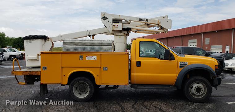 image for item DF2352 2008 Ford F550 bucket truck