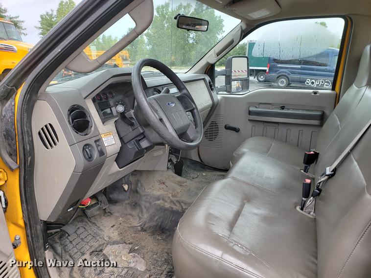 image for item DF2352 2008 Ford F550 bucket truck
