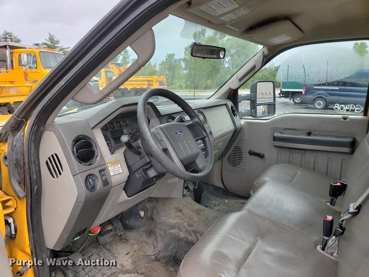 image for item DF2352 2008 Ford F550 bucket truck