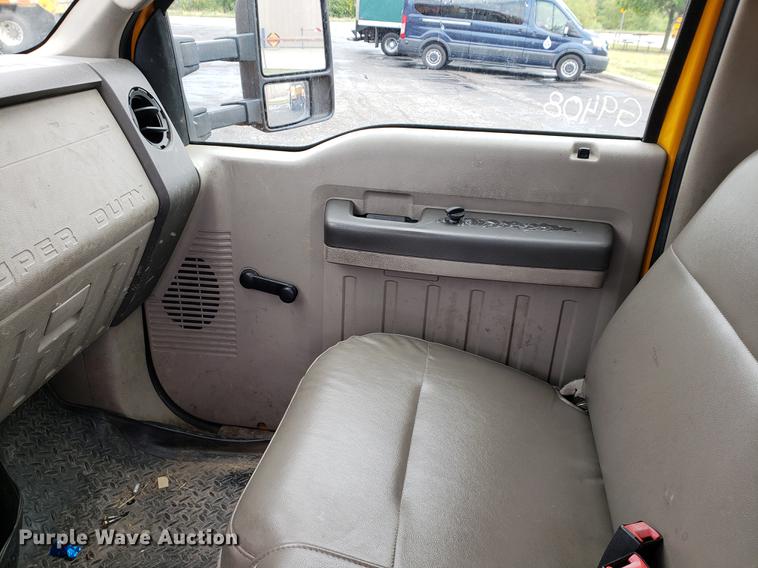 image for item DF2352 2008 Ford F550 bucket truck