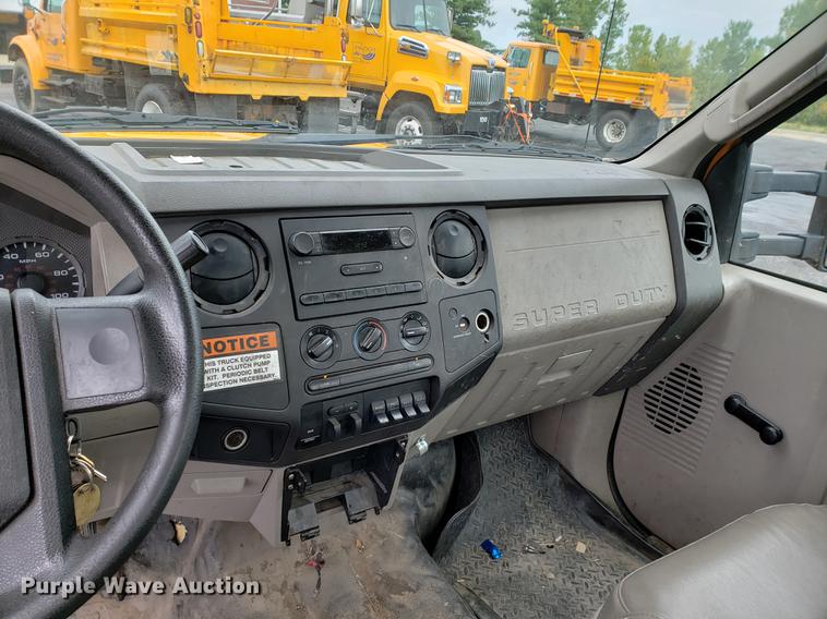 image for item DF2352 2008 Ford F550 bucket truck