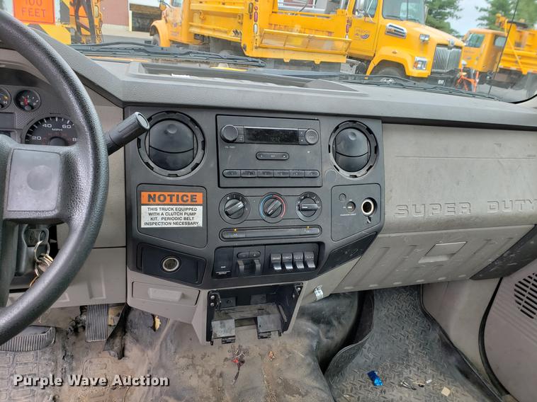 image for item DF2352 2008 Ford F550 bucket truck