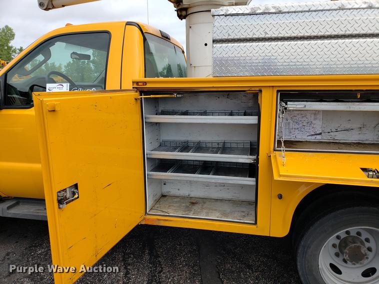 image for item DF2352 2008 Ford F550 bucket truck
