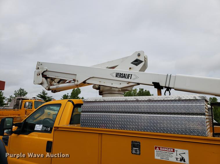 image for item DF2352 2008 Ford F550 bucket truck