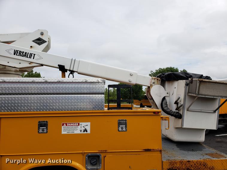 image for item DF2352 2008 Ford F550 bucket truck