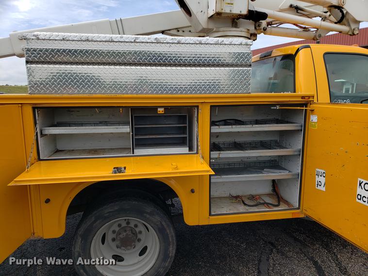 image for item DF2352 2008 Ford F550 bucket truck