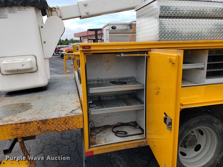 image for item DF2352 2008 Ford F550 bucket truck