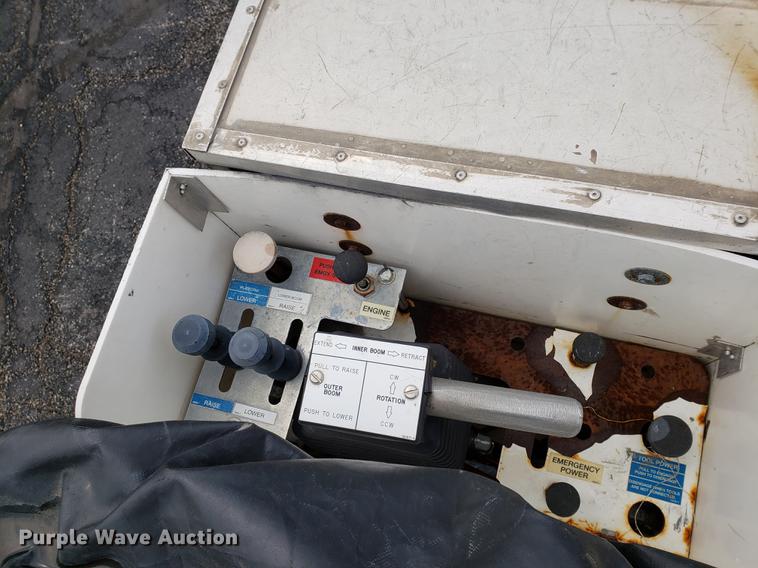 image for item DF2352 2008 Ford F550 bucket truck