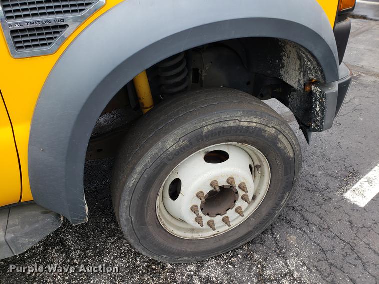 image for item DF2352 2008 Ford F550 bucket truck