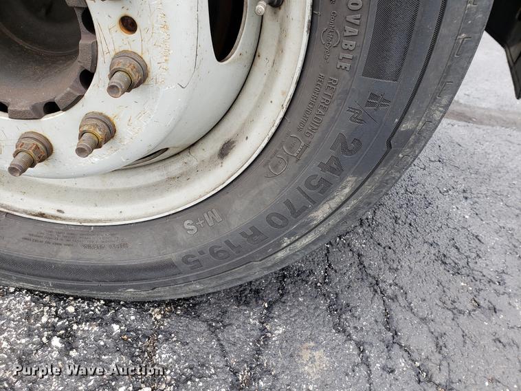 image for item DF2352 2008 Ford F550 bucket truck