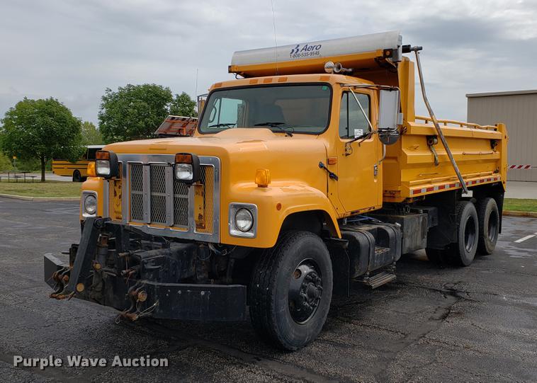 image for item DF2353 2002 International 2554 dump truck