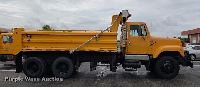 image for item DF2353 2002 International 2554 dump truck