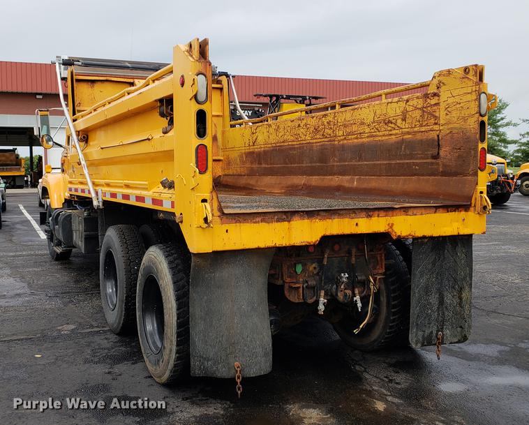 image for item DF2353 2002 International 2554 dump truck