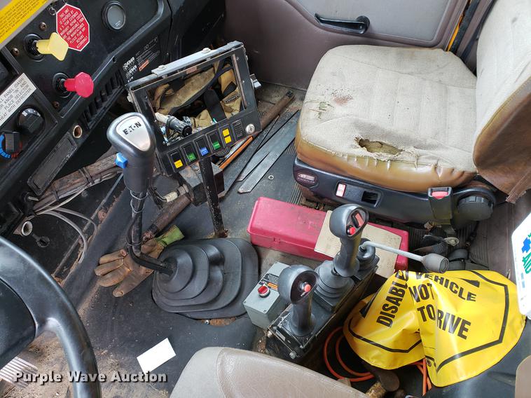 image for item DF2353 2002 International 2554 dump truck