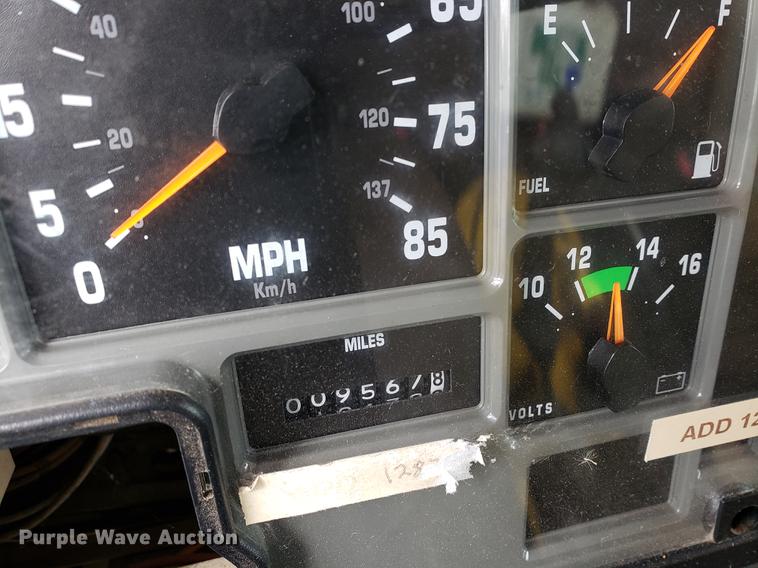 image for item DF2353 2002 International 2554 dump truck