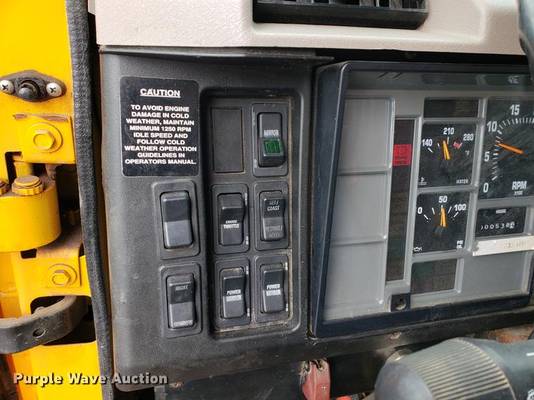 image for item DF2353 2002 International 2554 dump truck