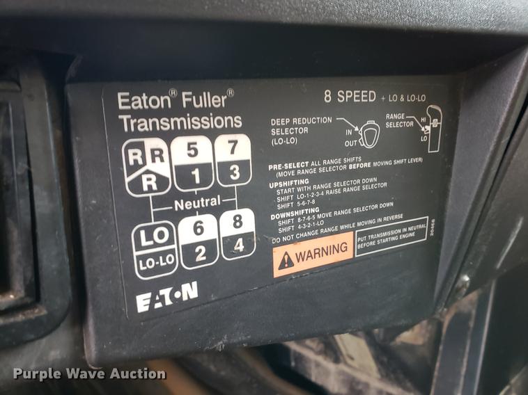 image for item DF2353 2002 International 2554 dump truck