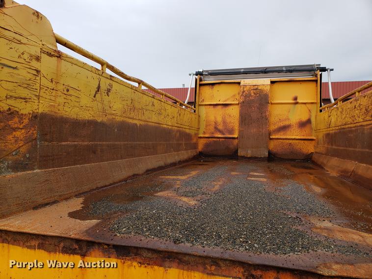 image for item DF2353 2002 International 2554 dump truck