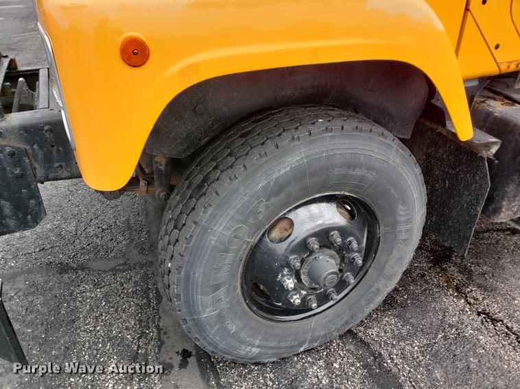 image for item DF2353 2002 International 2554 dump truck