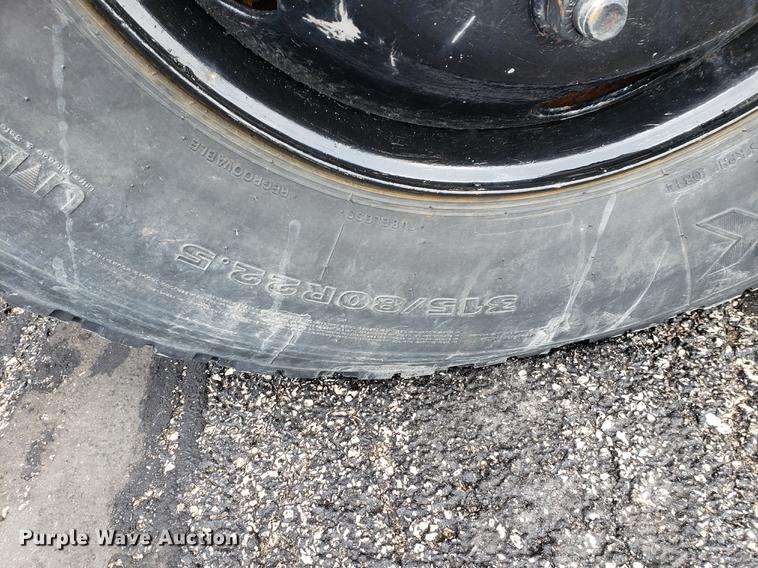 image for item DF2353 2002 International 2554 dump truck