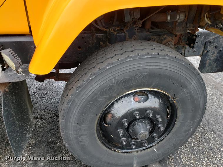 image for item DF2353 2002 International 2554 dump truck