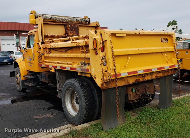 image for item DF2354 2000 International 4900 dump truck