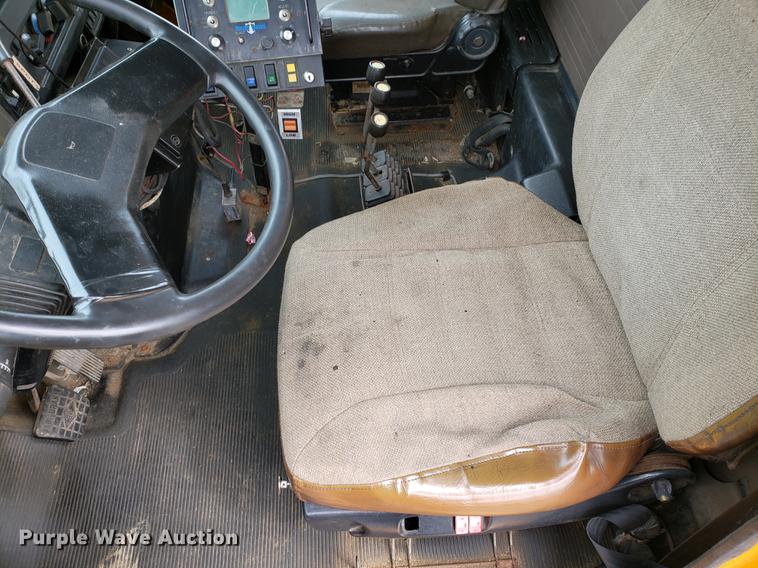 image for item DF2354 2000 International 4900 dump truck