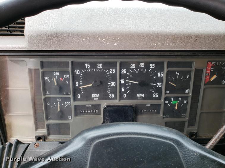 image for item DF2354 2000 International 4900 dump truck