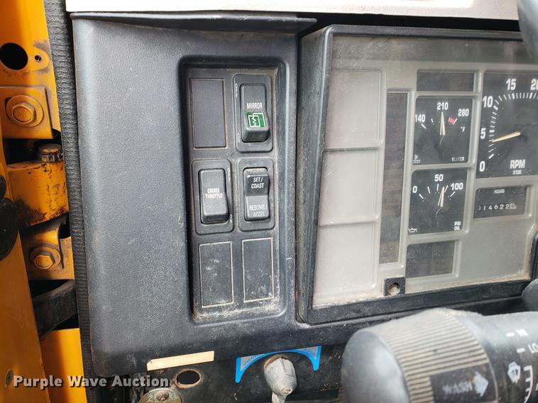 image for item DF2354 2000 International 4900 dump truck