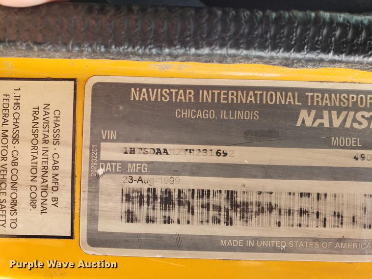 image for item DF2354 2000 International 4900 dump truck