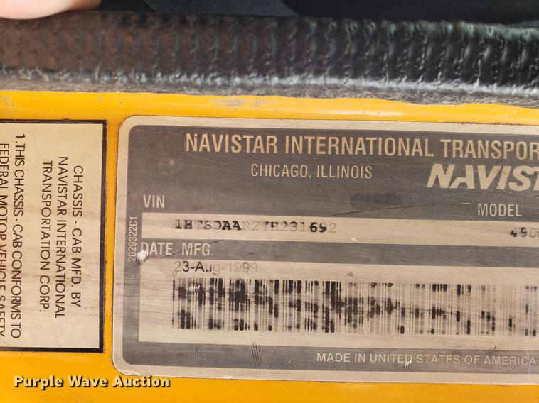 image for item DF2354 2000 International 4900 dump truck