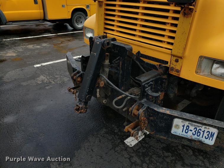 image for item DF2354 2000 International 4900 dump truck