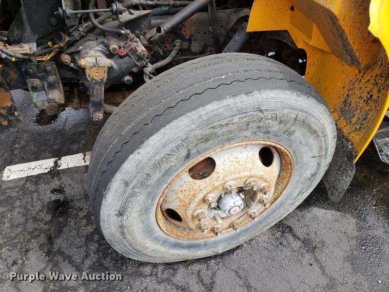 image for item DF2354 2000 International 4900 dump truck