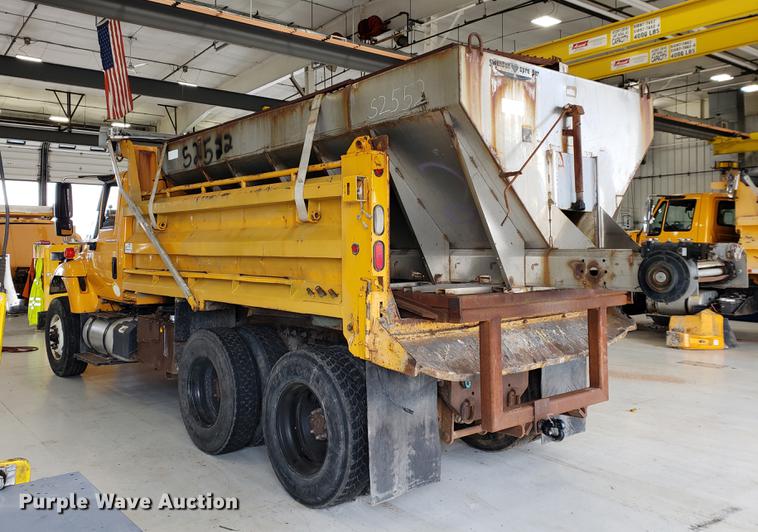 image for item DF2420 2006 International 7400 dump truck
